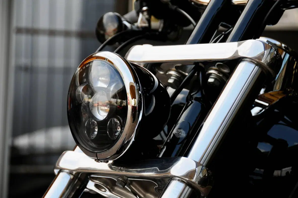 Harley-Davidson 1584 Wide Glide (2007 - 11) - FXDWG (6)