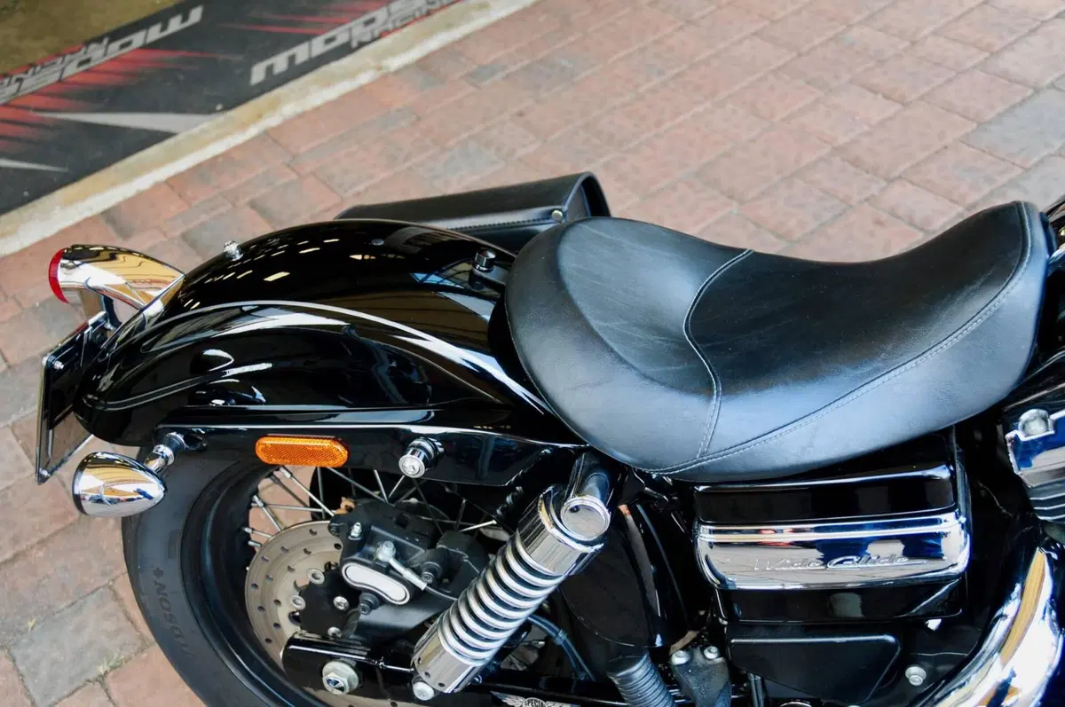 Harley-Davidson 1584 Wide Glide (2007 - 11) - FXDWG (9)