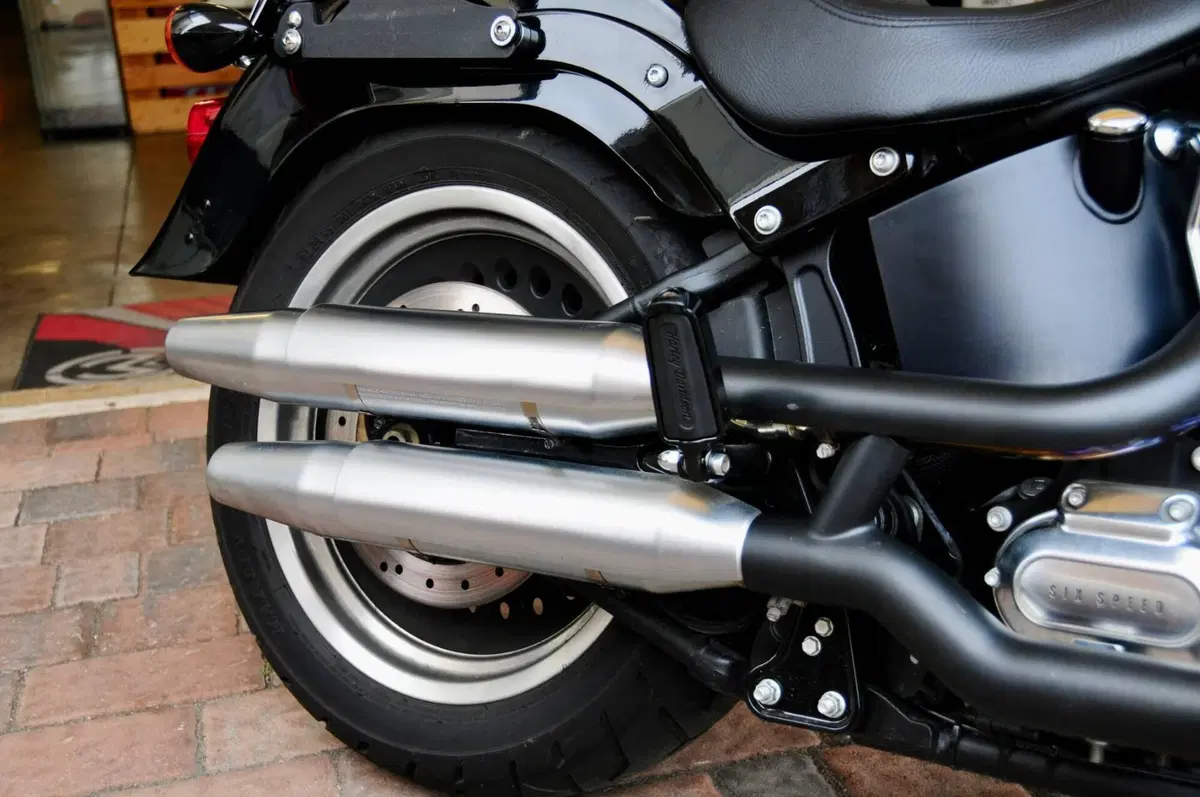 Harley-Davidson 1690 Fat Boy Special (2010 - 17) - FLSTF (9)