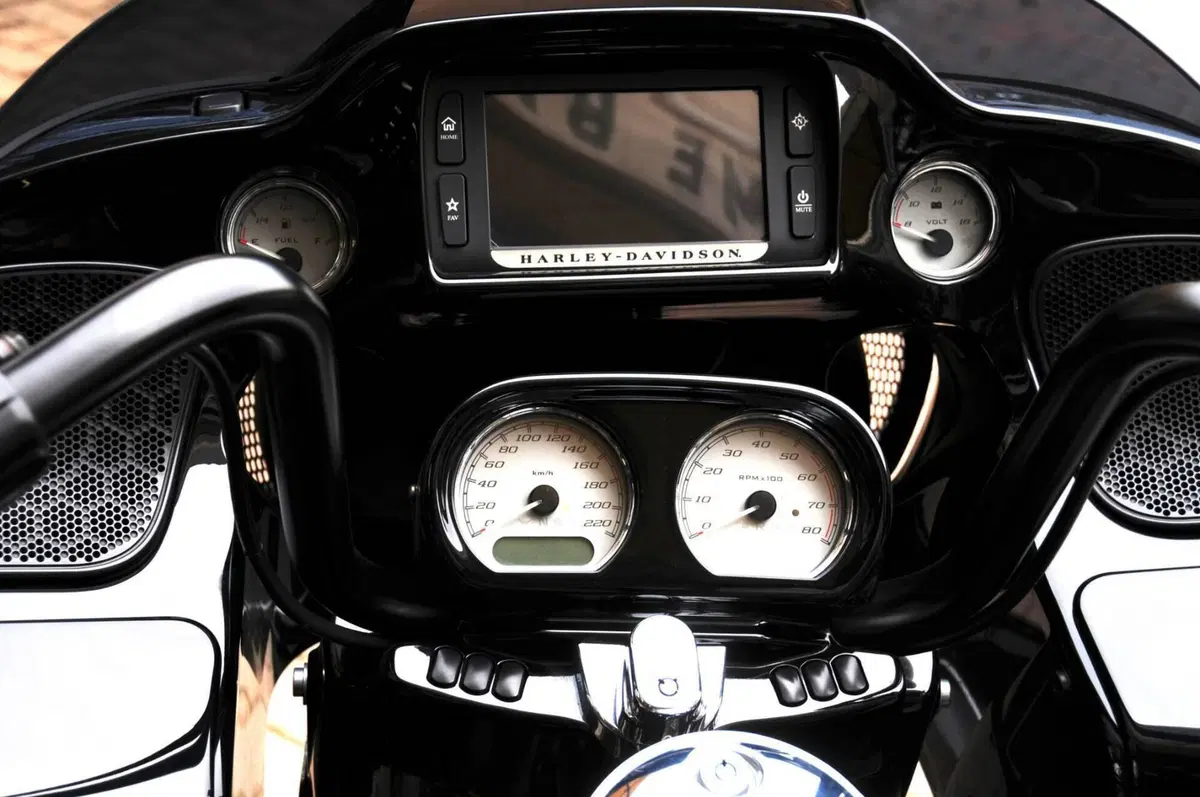 Harley-Davidson 1690 Road Glide Special (2013 - 16) (12)