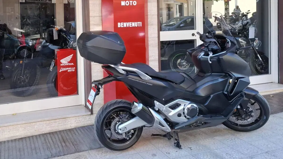 Honda Forza 750 DCT (2021 - 24) (7)