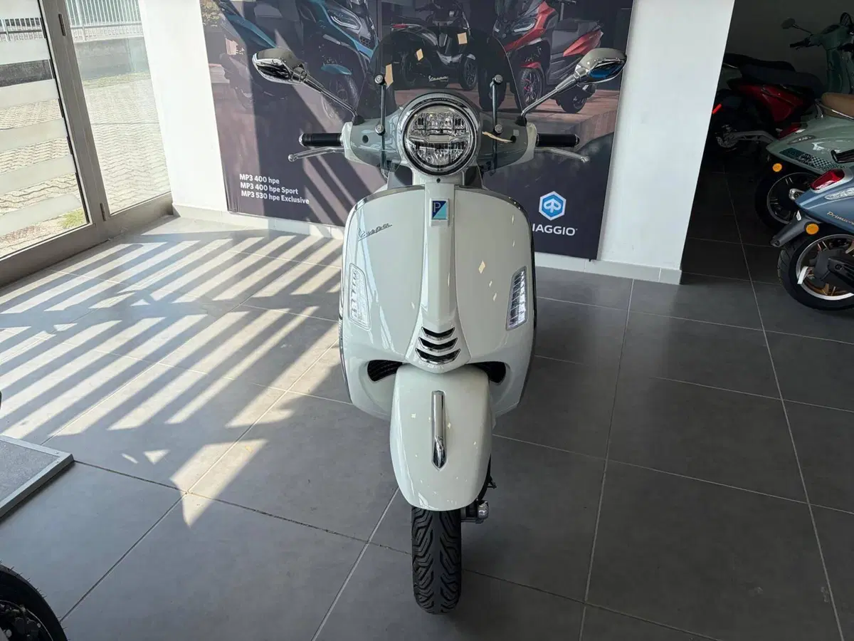 Vespa GTS 310 Super (2025 - 26) (2)