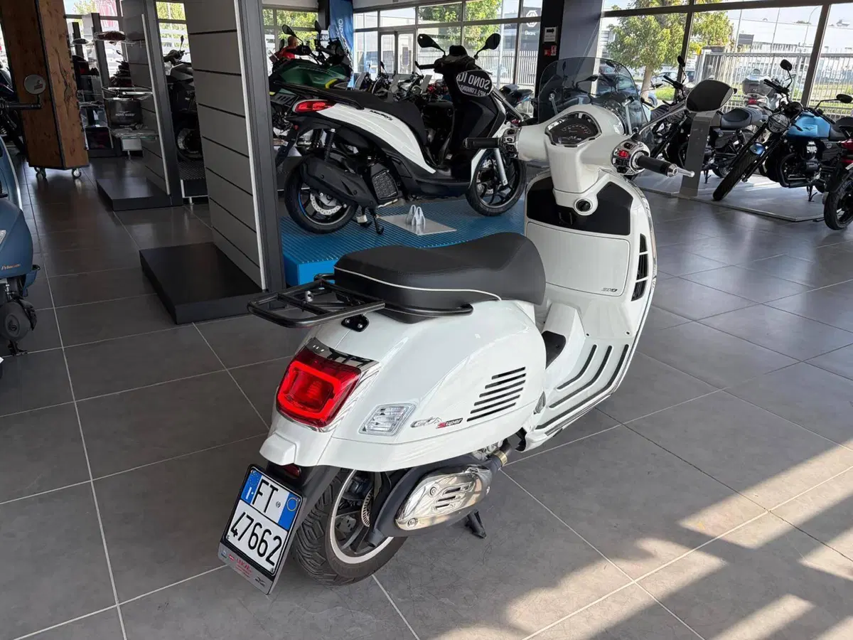 Vespa GTS 310 Super (2025 - 26) (5)