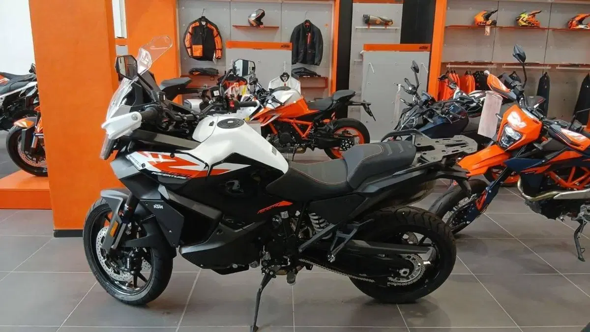 KTM 1390 Super Adventure S EVO (2026)