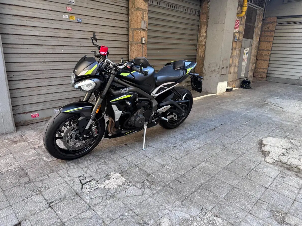 Triumph Street Triple RS (2020 - 22) (15)