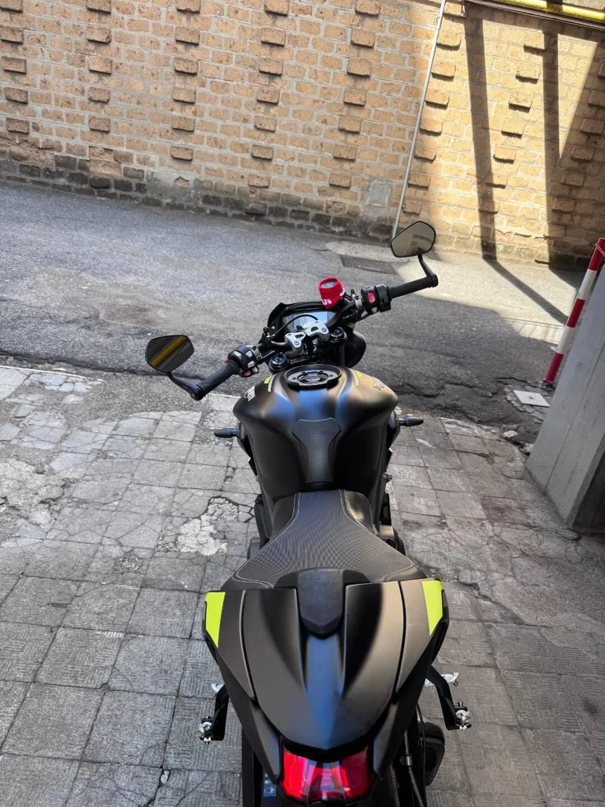 Triumph Street Triple RS (2020 - 22) (9)