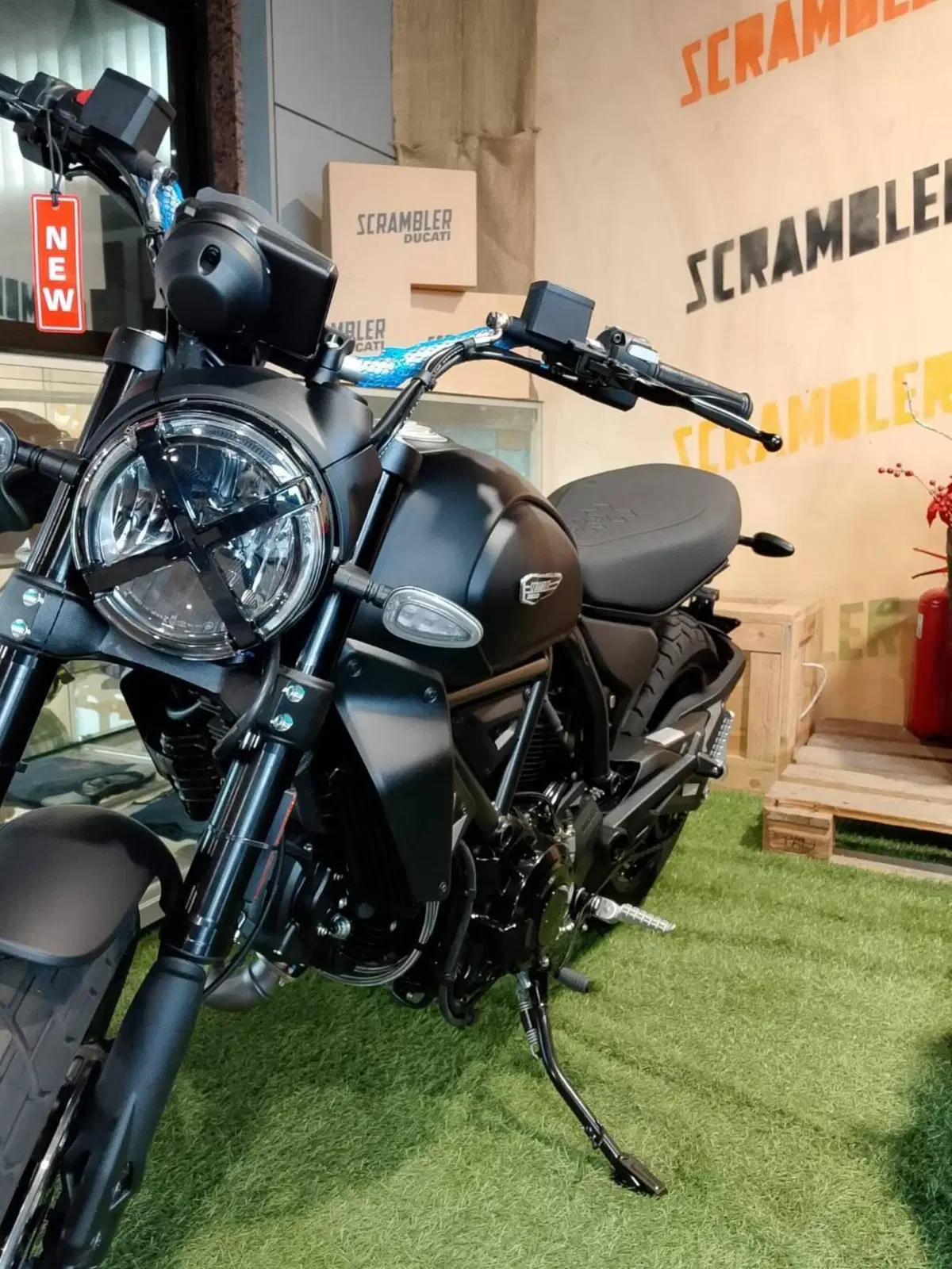 Ducati Scrambler 800 Icon Dark (2025 - 26) (2)