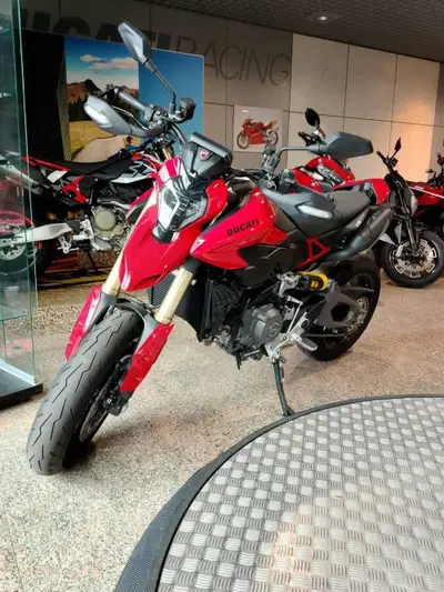 Ducati Hypermotard V2 (2026) usata