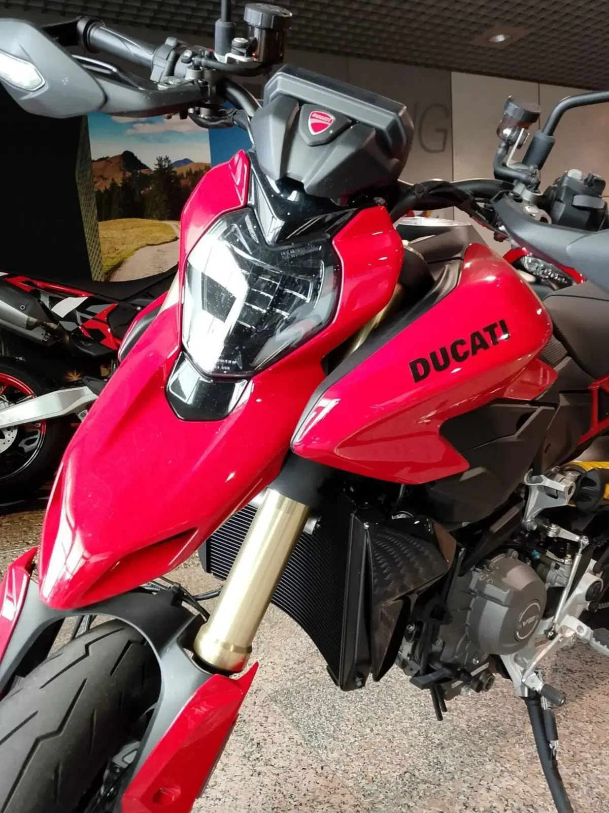 Ducati Hypermotard V2 (2026) (2)