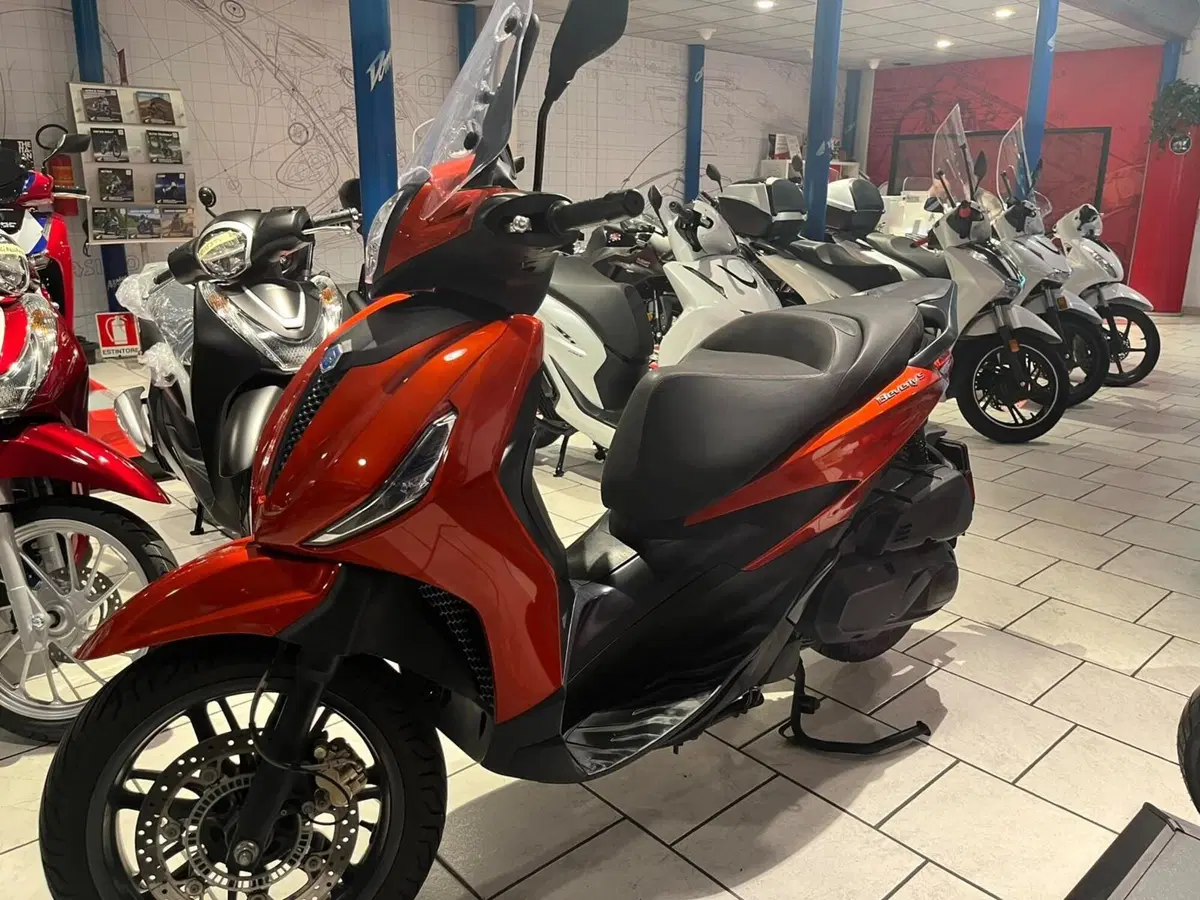 Piaggio Beverly 400 ABS-ASR (2021 - 24) (5)