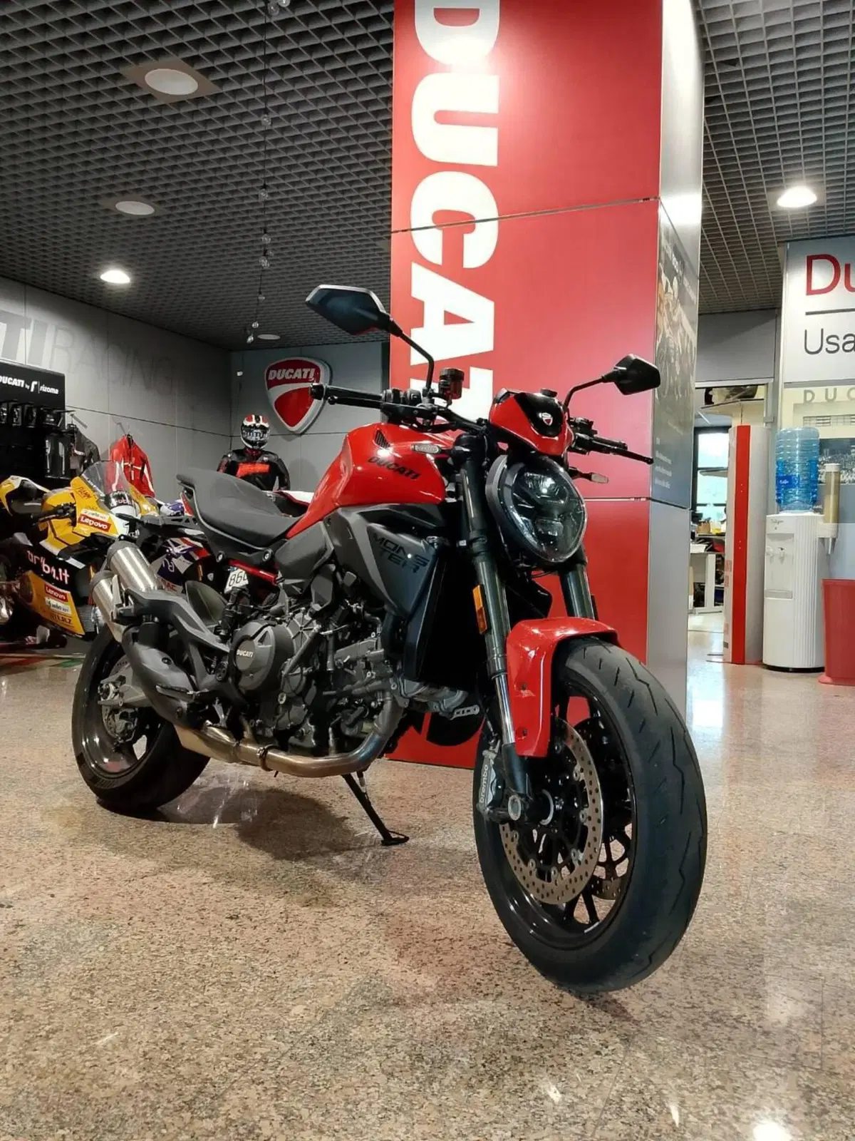 Ducati Monster 937 + (2021 - 25)