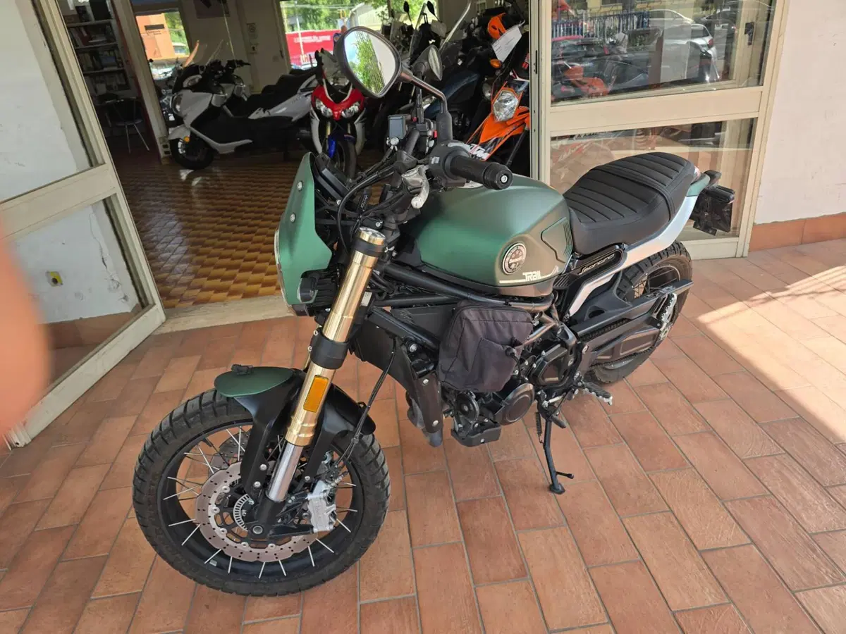 Benelli Leoncino 800 Trail (2022 - 26) (5)