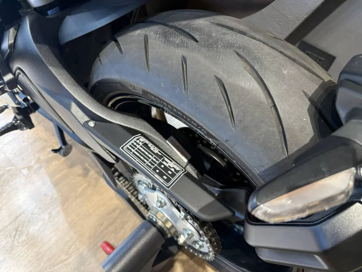 MV Agusta Brutale 800 R (2023 - 25) (5)