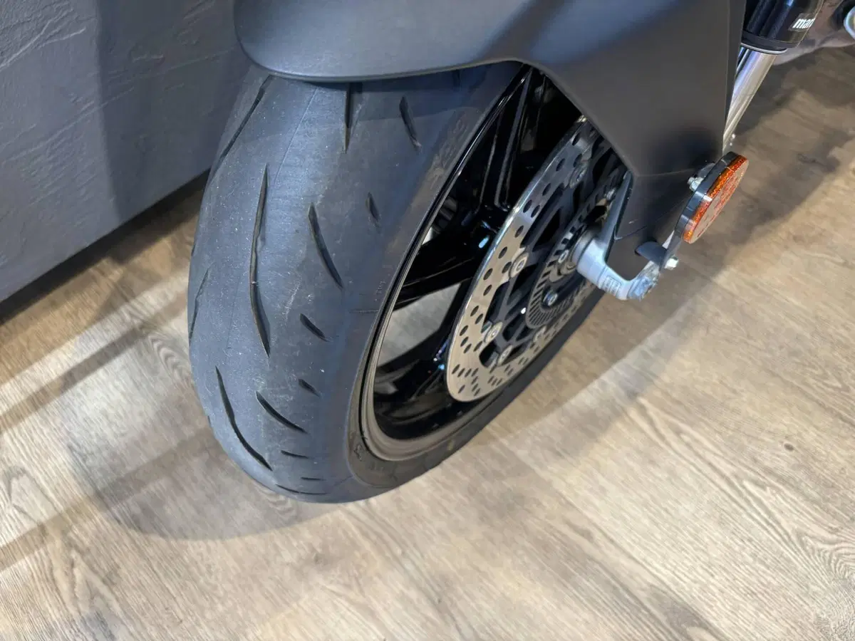 MV Agusta Brutale 800 R (2023 - 25) (6)