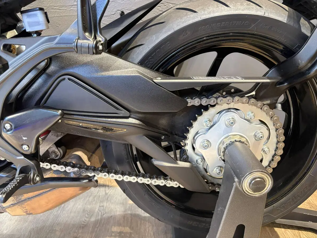 MV Agusta Brutale 800 R (2023 - 25) (7)