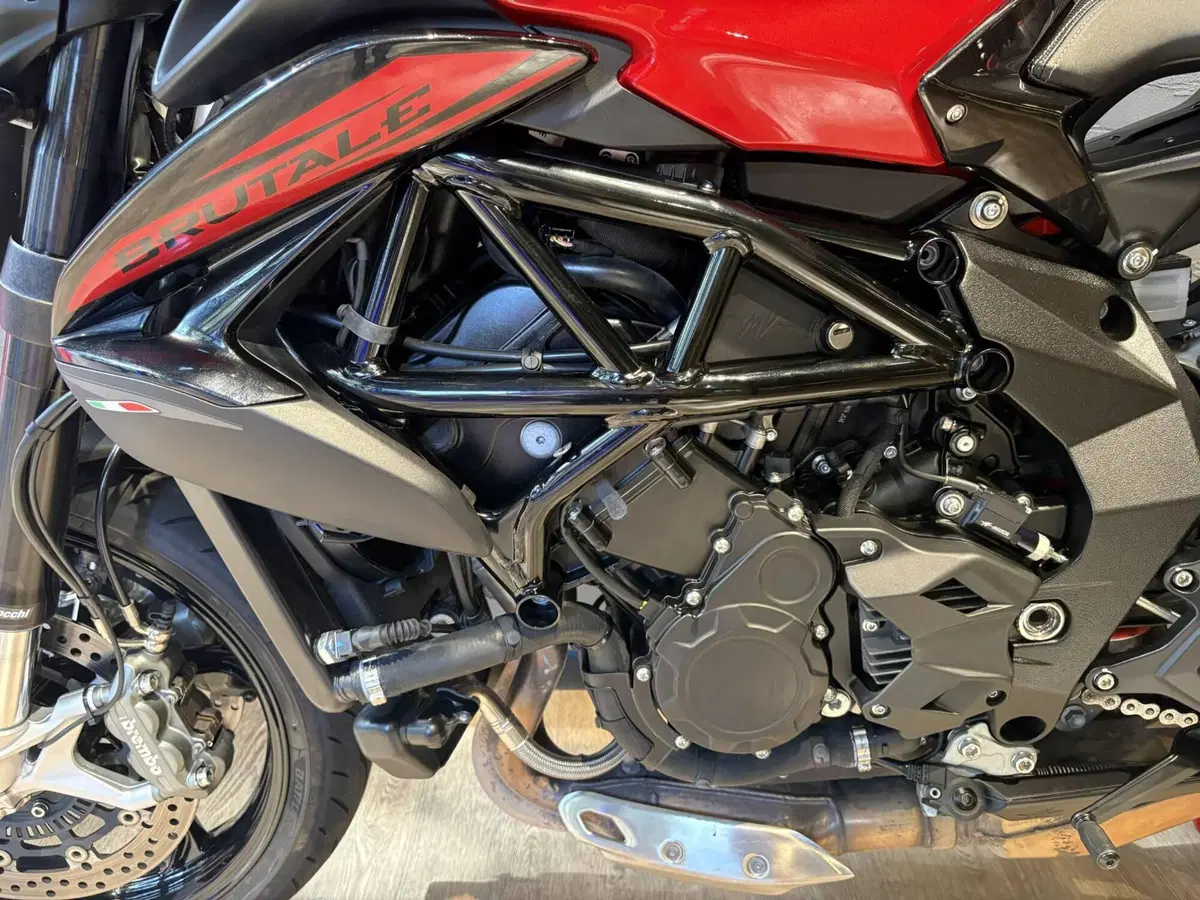 MV Agusta Brutale 800 R (2023 - 25) (8)