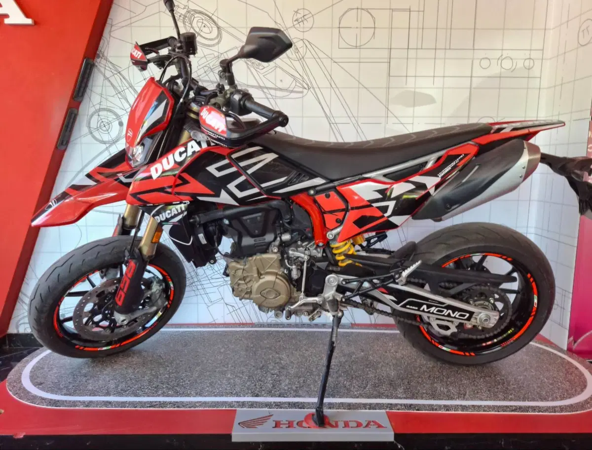 Ducati Hypermotard 698 Mono (2024 - 26) (2)