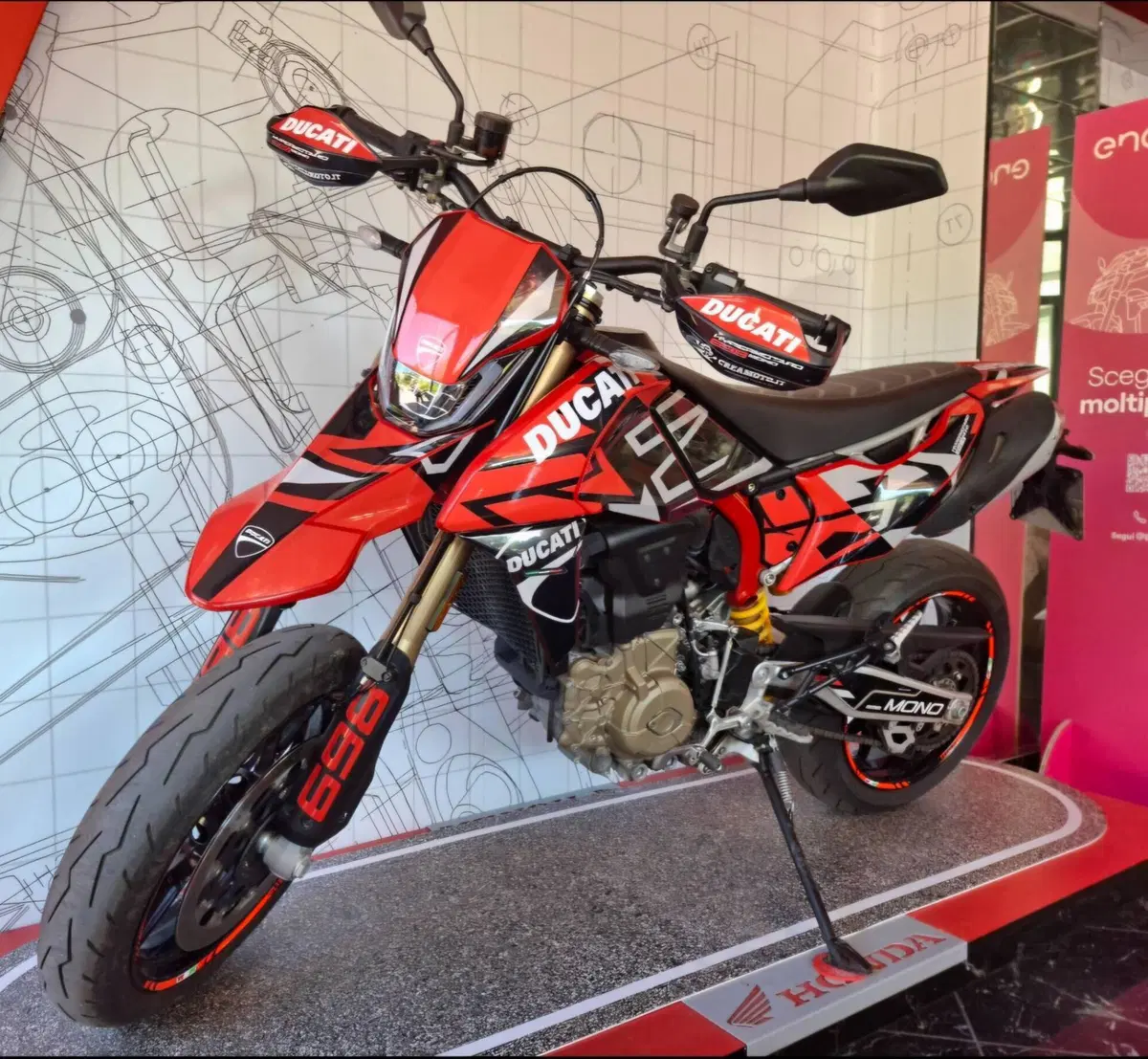 Ducati Hypermotard 698 Mono (2024 - 26) (3)