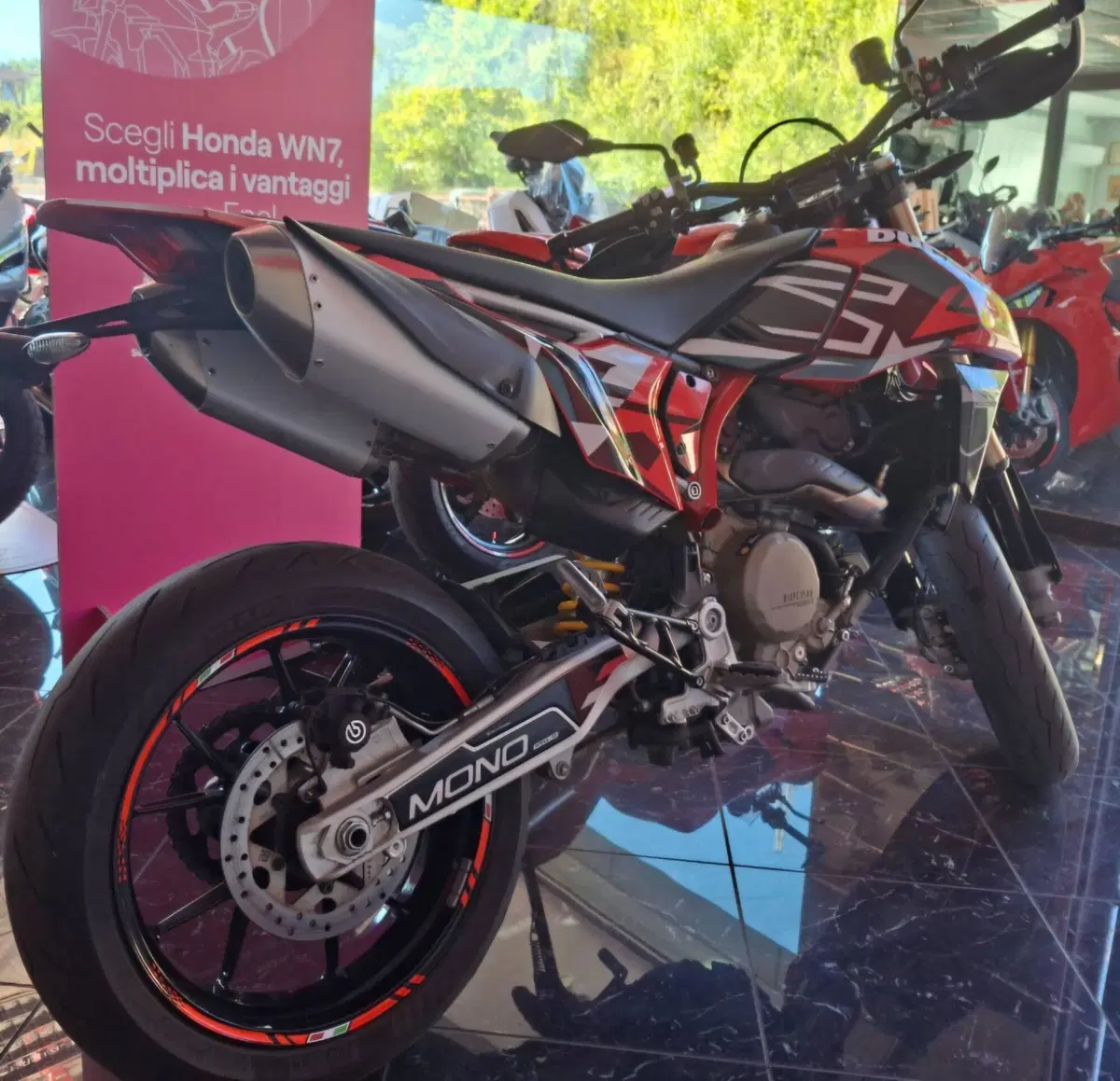 Ducati Hypermotard 698 Mono (2024 - 26) (11)