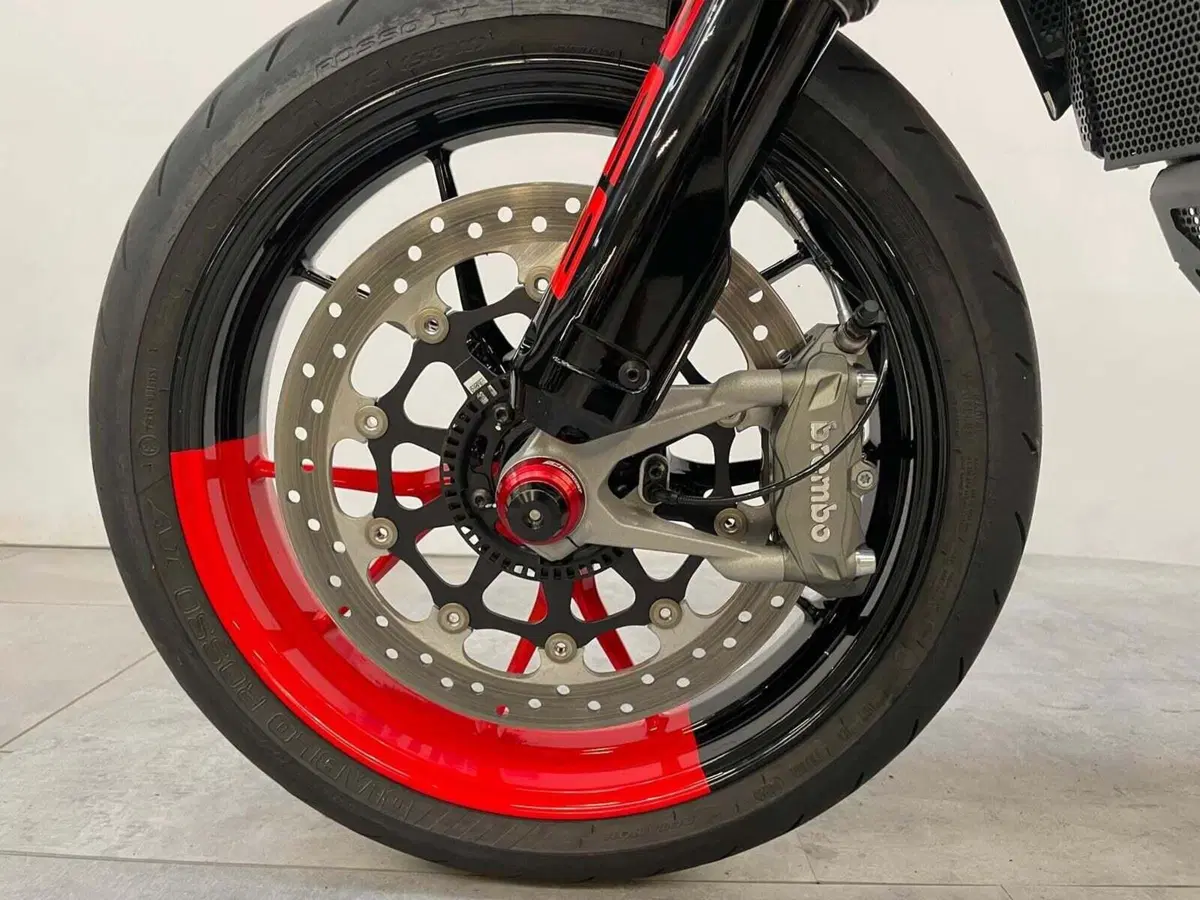 Ducati Hypermotard 698 Mono RVE (2024 - 26) (5)