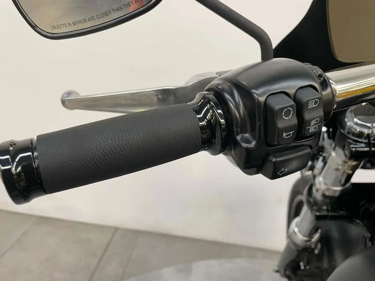 Harley-Davidson 1690 Street Bob Special (2015 - 16) - FXDB (9)