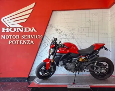 Ducati Monster 890 + (2026) usata