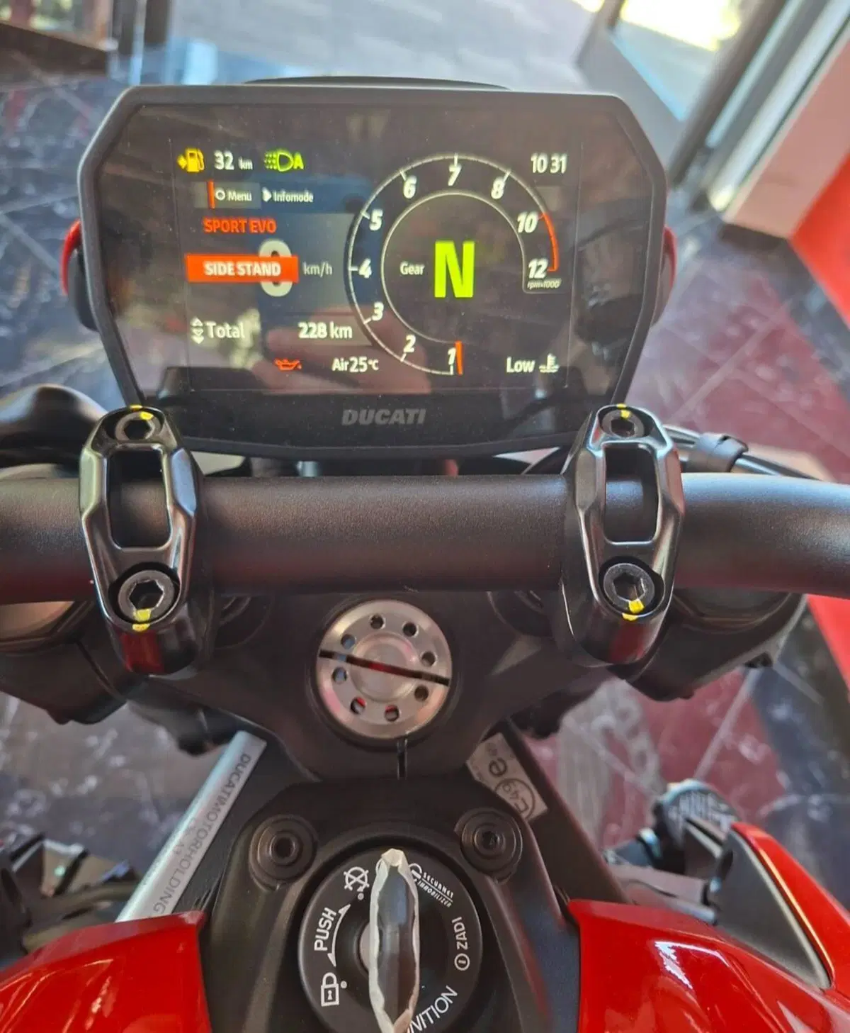Ducati Monster 890 + (2026) (13)