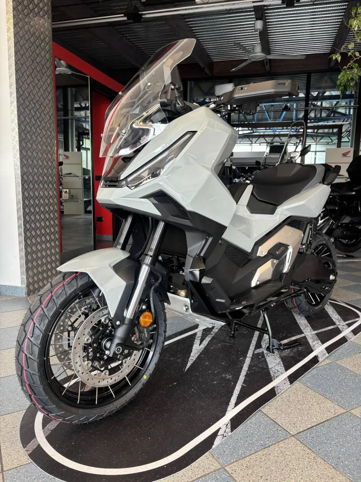 Honda X-ADV 750 (2025 - 27) (3)