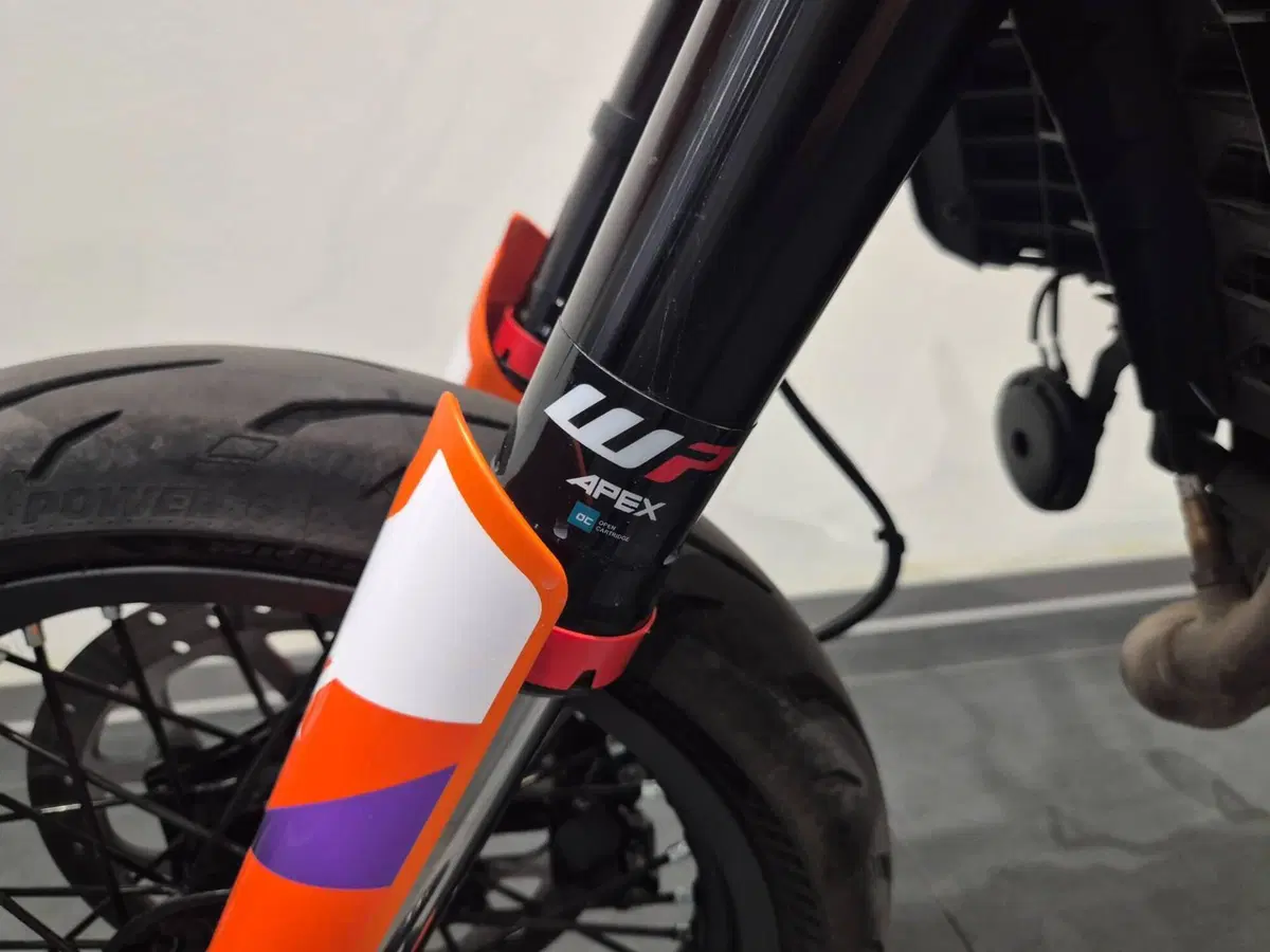 KTM 390 SMC R (2025 - 26) (10)