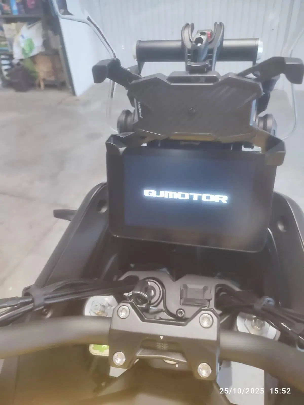 QJ Motor SVT 650 X (2024) (4)