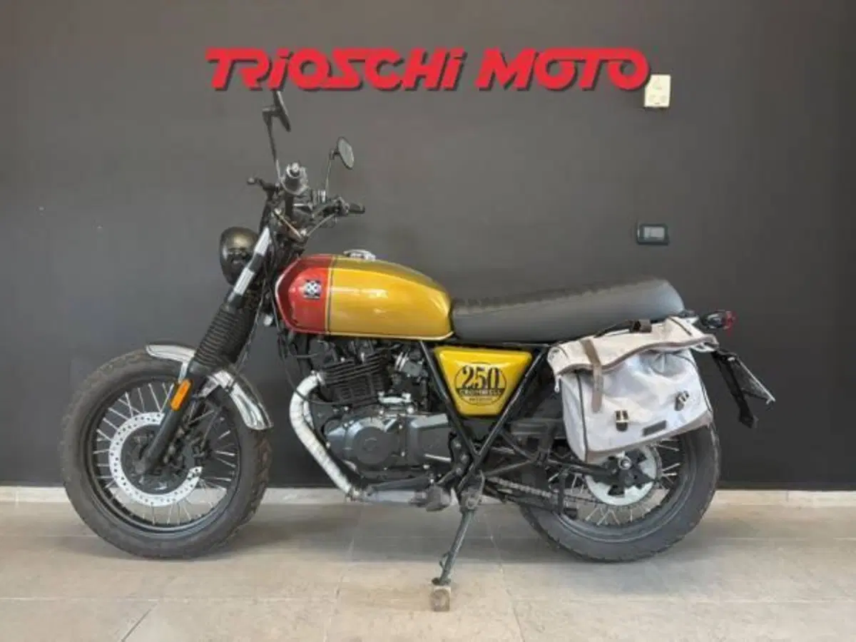Brixton Motorcycles Cromwell 250 (2021 - 25) (2)