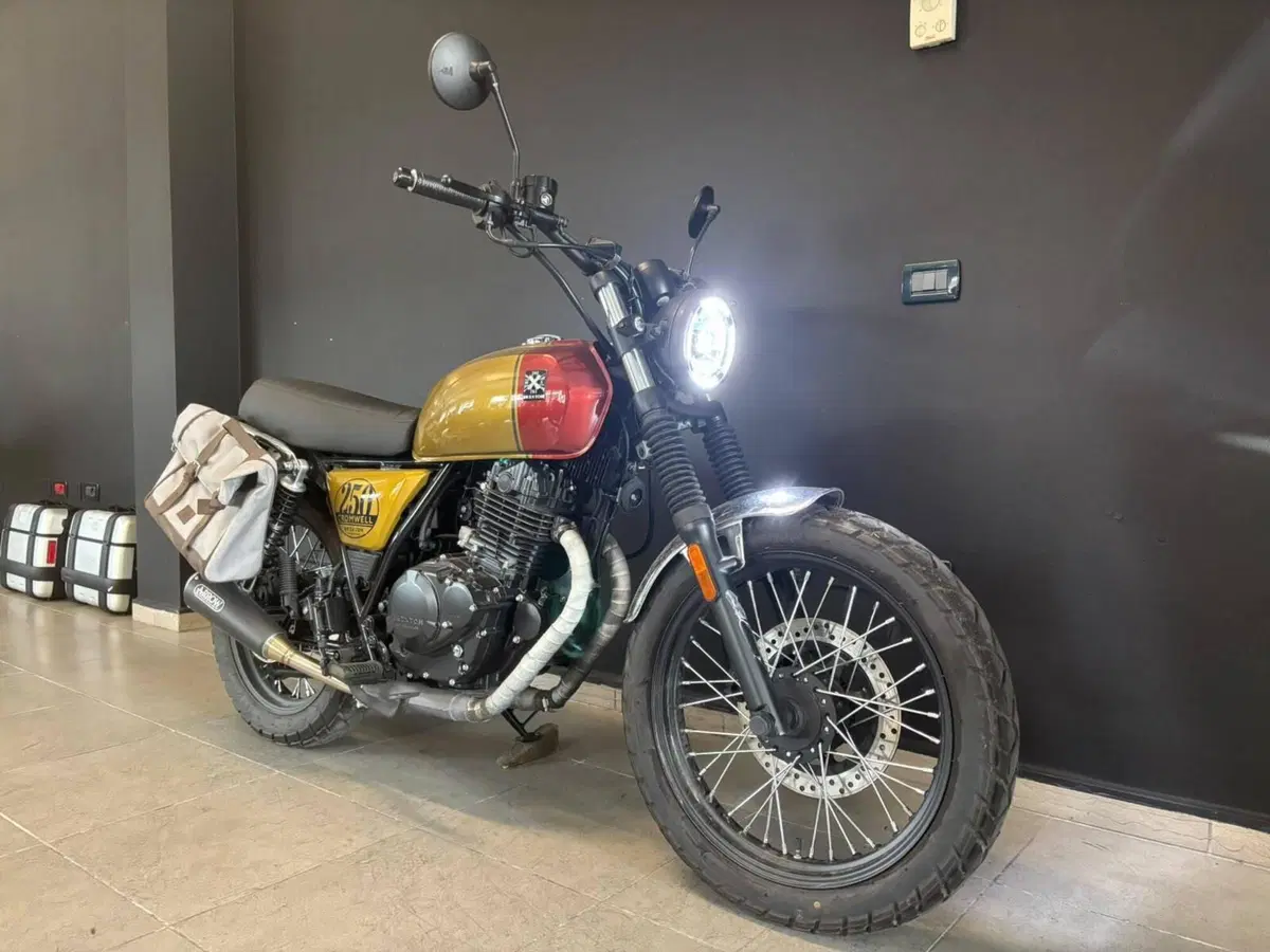 Brixton Motorcycles Cromwell 250 (2021 - 25) (3)