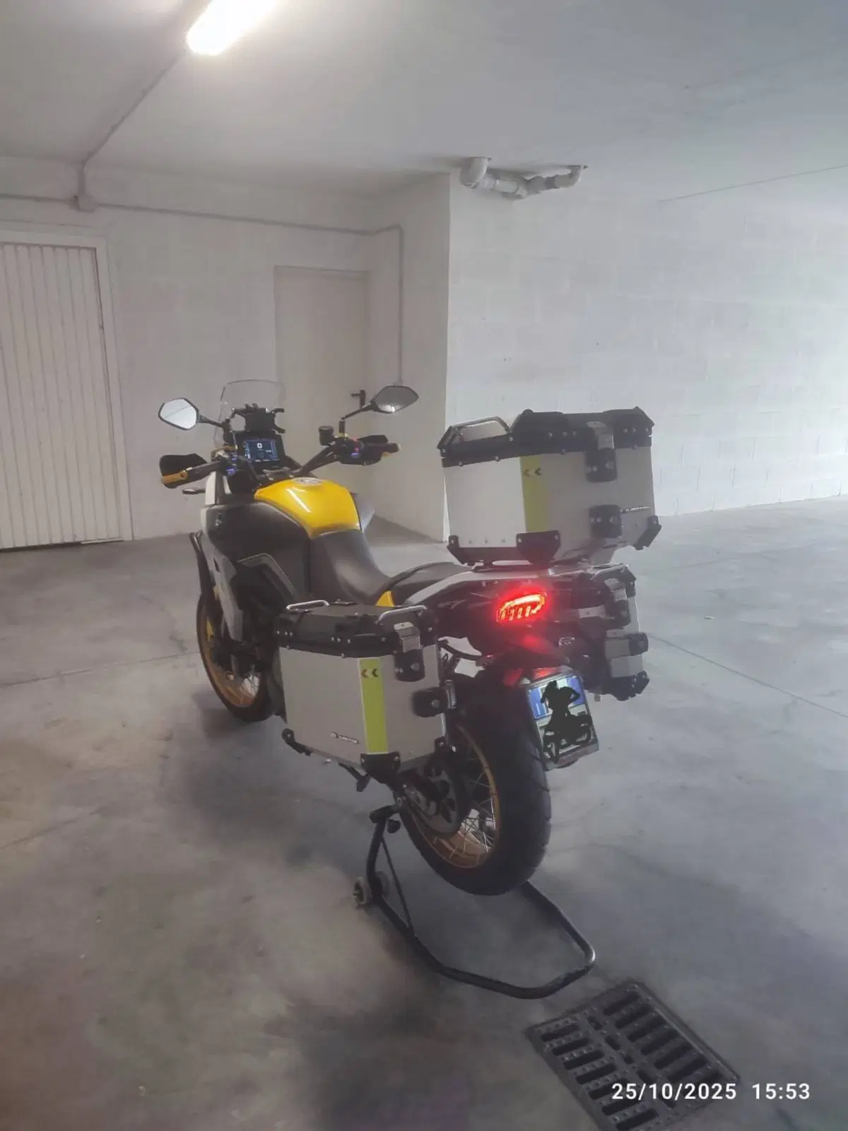 QJ Motor SVT 650 X (2024) (7)