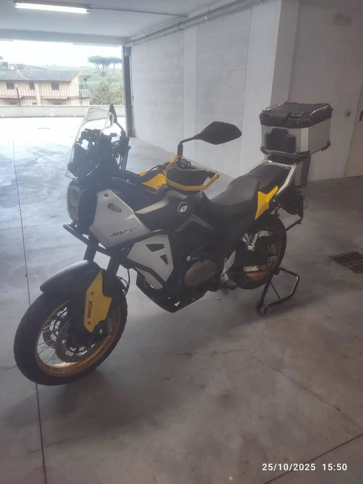 QJ Motor SVT 650 X (2024) (8)