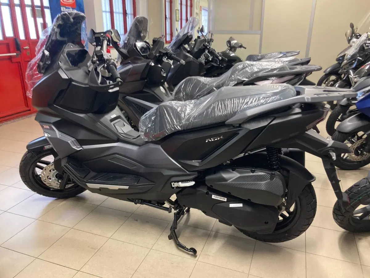 Sym ADX 300 (2024 - 26) (2)