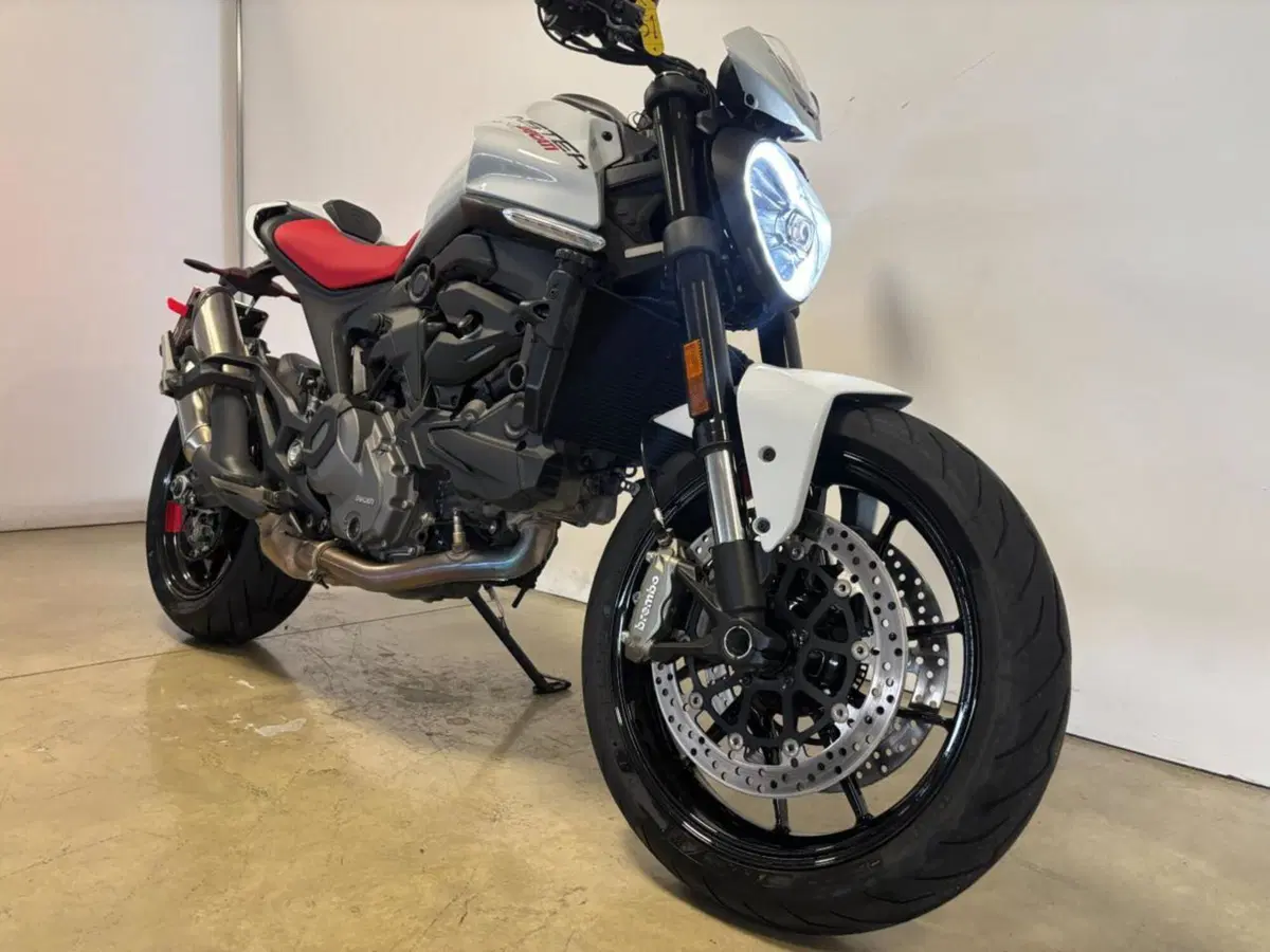 Ducati Monster 937 + (2021 - 25) (3)