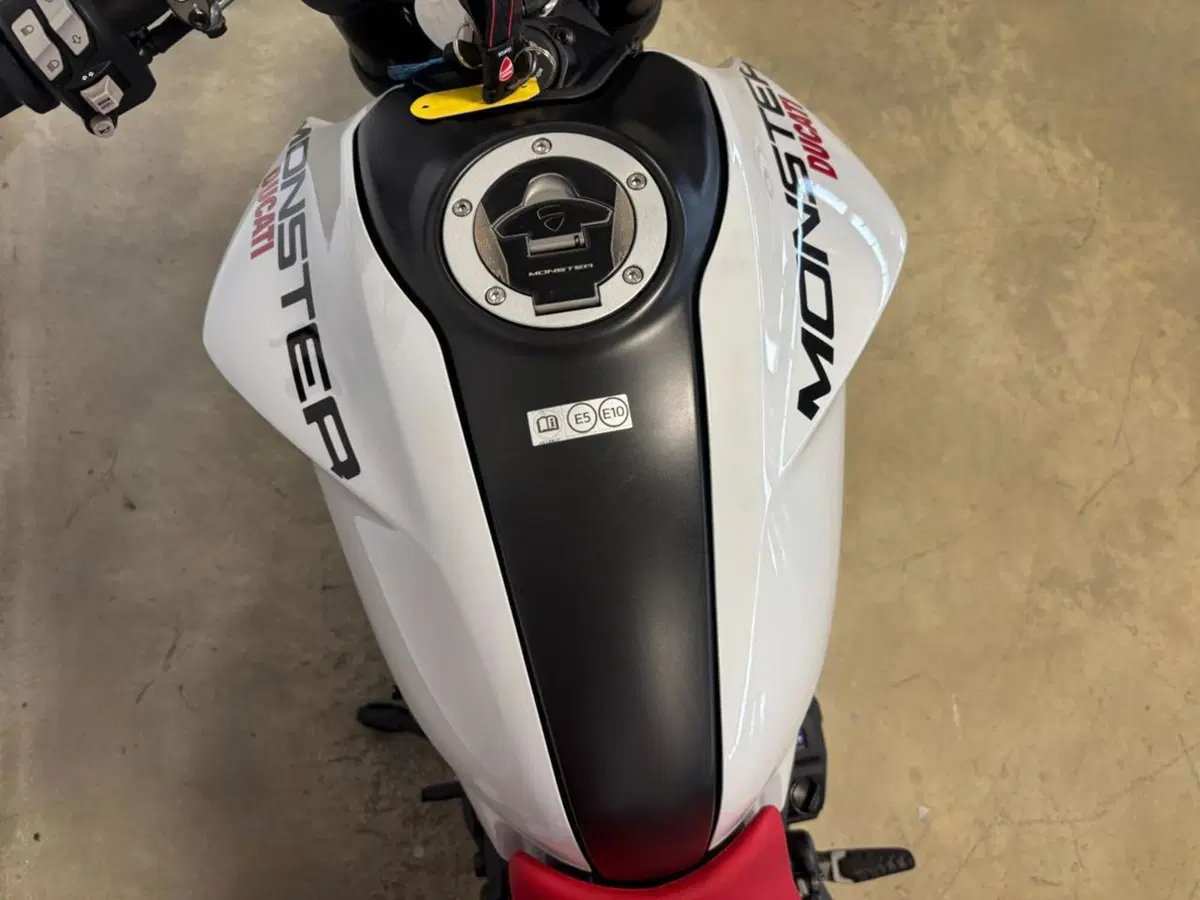 Ducati Monster 937 + (2021 - 25) (10)