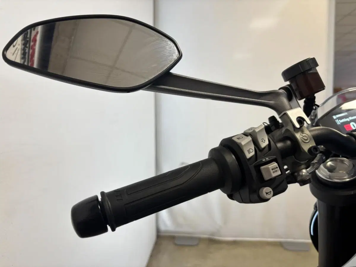 Ducati Monster 937 + (2021 - 25) (11)