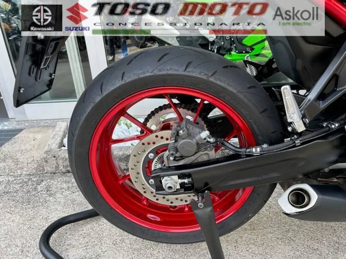 Suzuki GSX-8S (2025 - 26) (11)