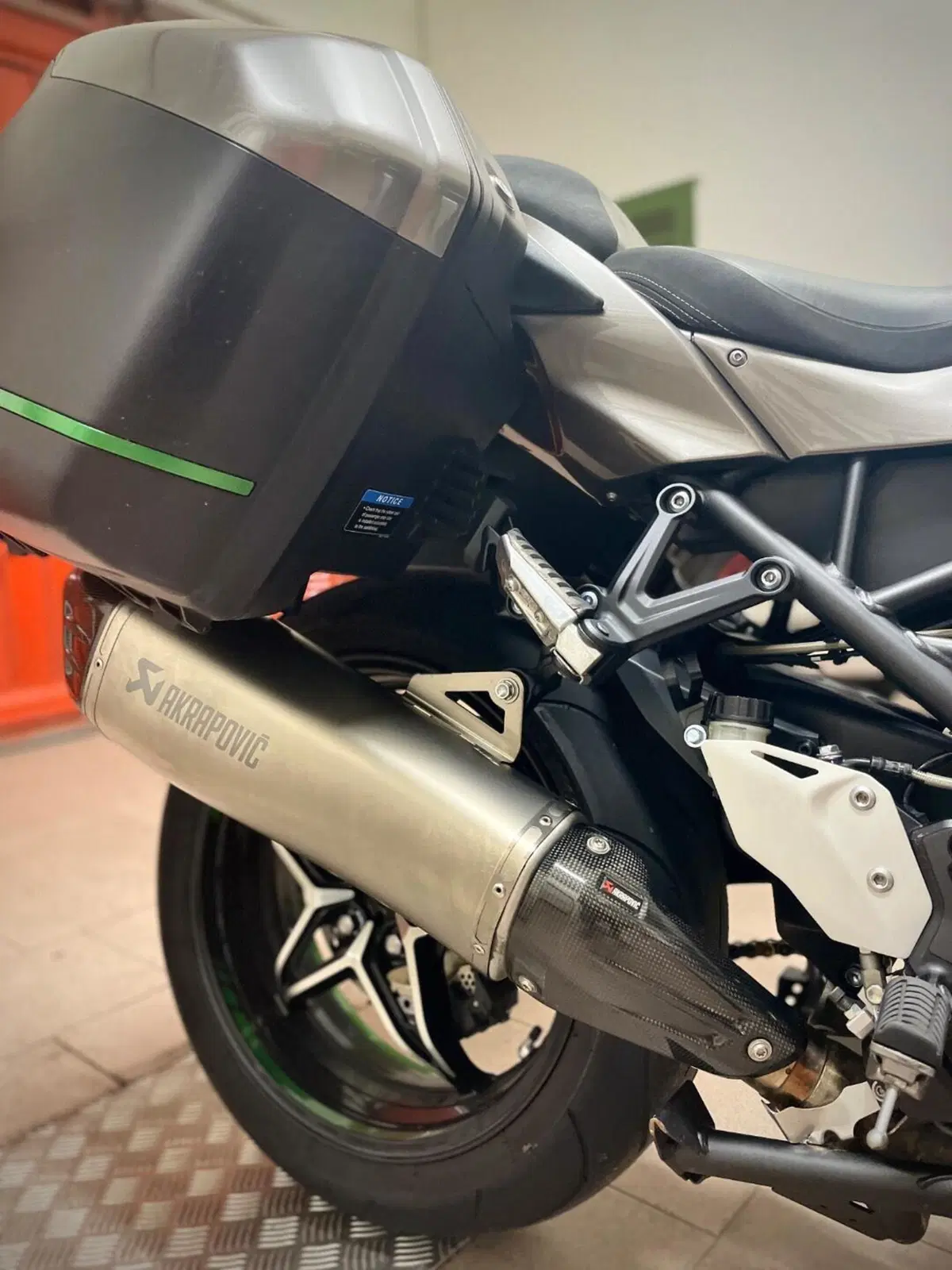 Kawasaki Ninja H2 SX SE+ (2019 - 20) (12)