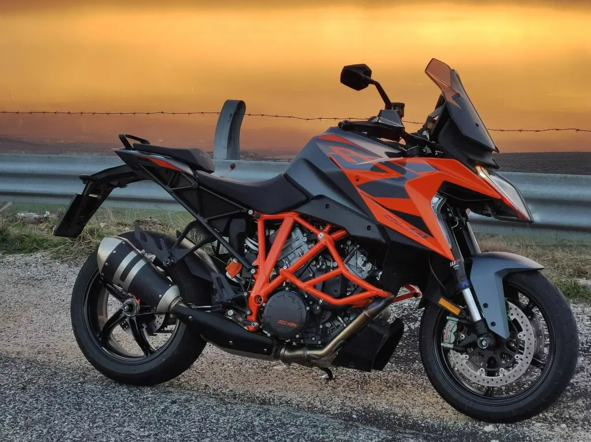 KTM 1290 Super Duke GT (2021 - 25) (3)
