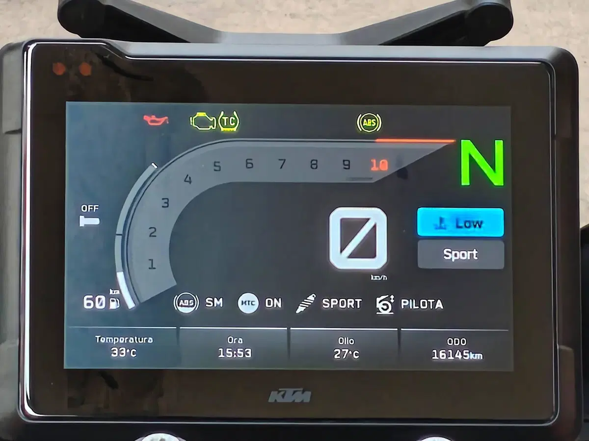 KTM 1290 Super Duke GT (2021 - 25) (4)