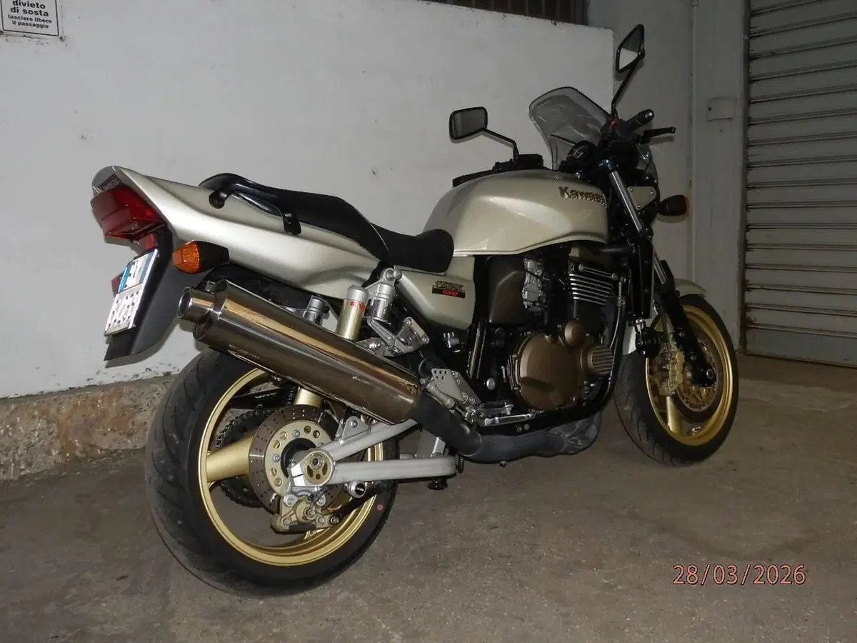 Kawasaki ZRX 1200 (5)