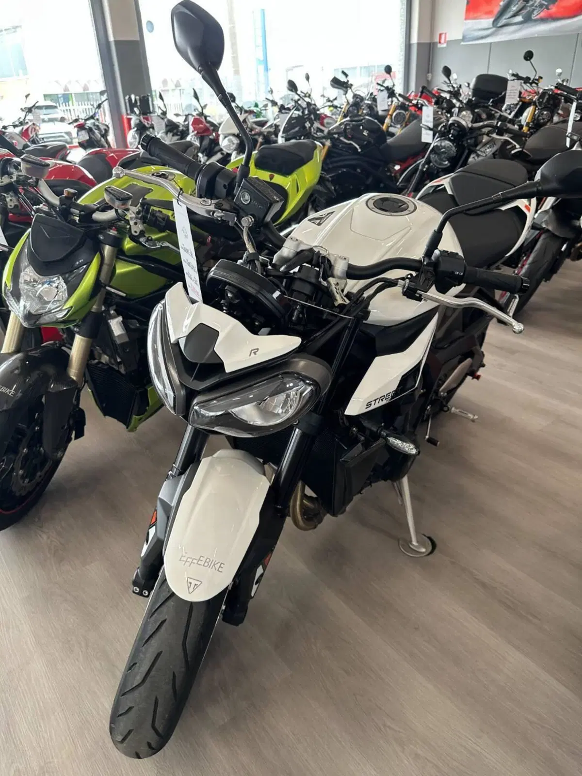 Triumph Street Triple 765 R (2023 - 26)