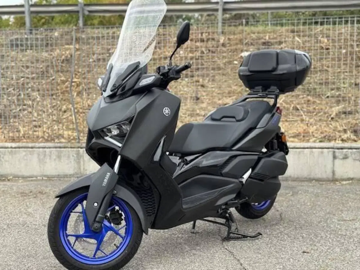 Yamaha X-Max 300 (2025 - 26) (5)
