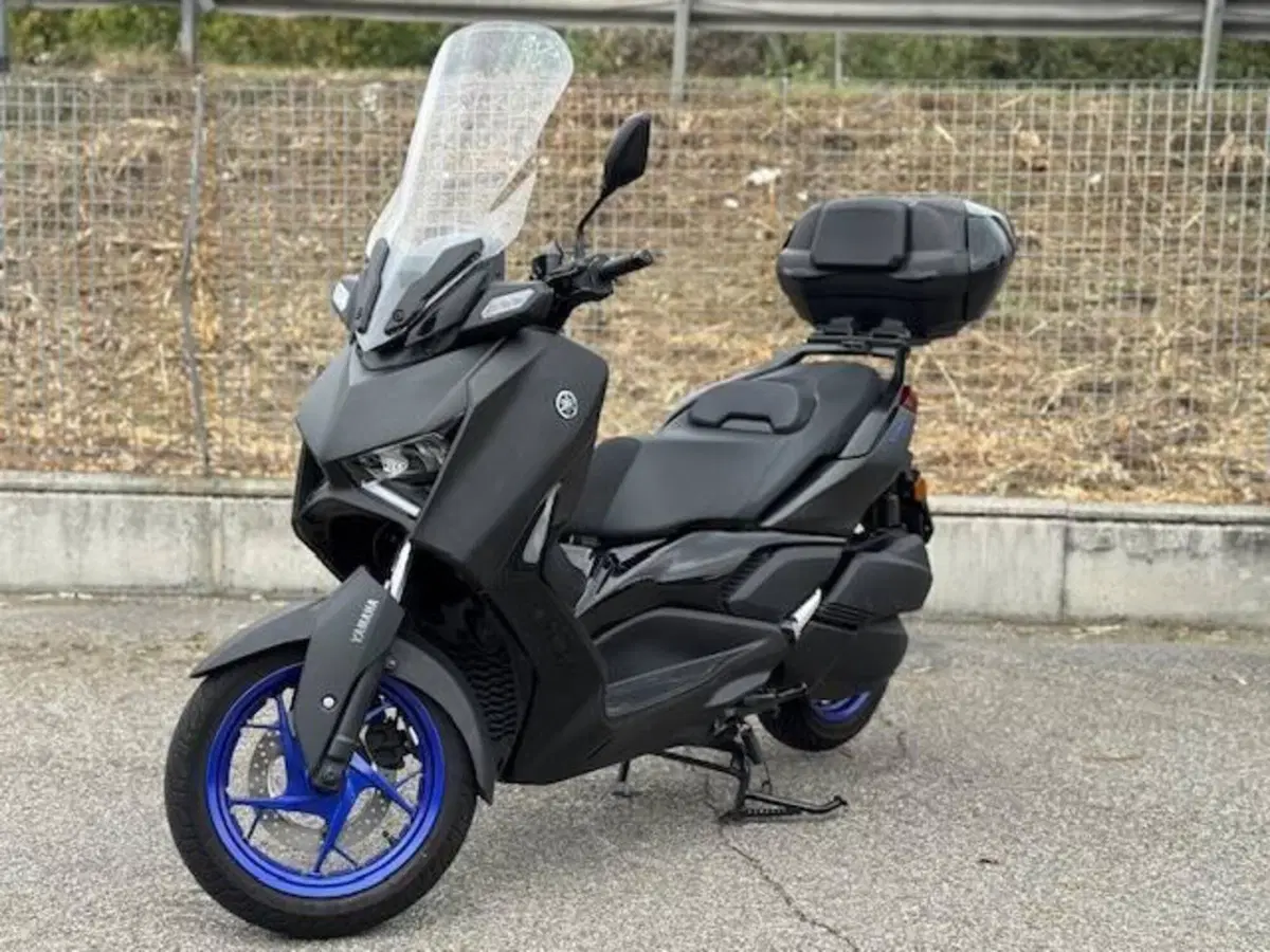 Yamaha X-Max 300 (2025 - 26) (6)