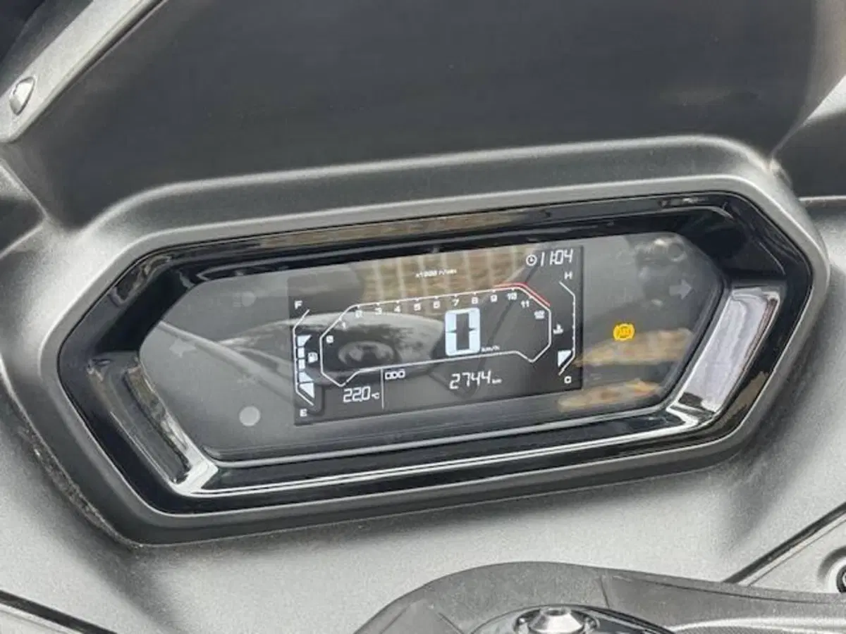 Yamaha X-Max 300 (2025 - 26) (12)