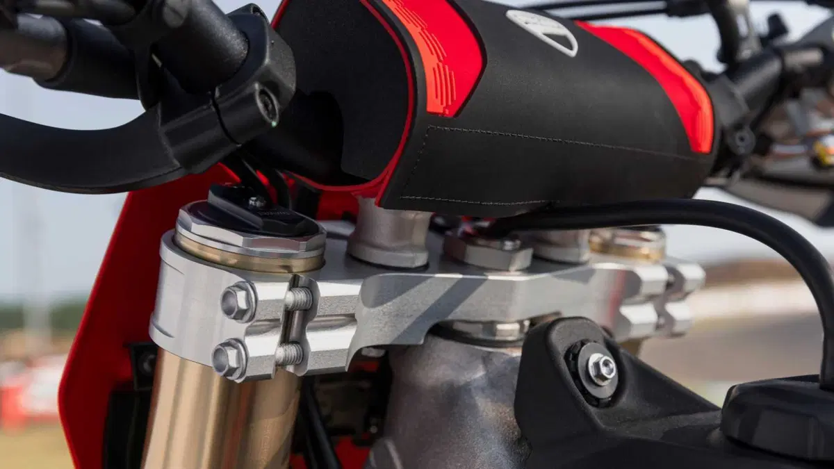 Ducati Desmo450 SM Desmo450 SM (2027) (16)