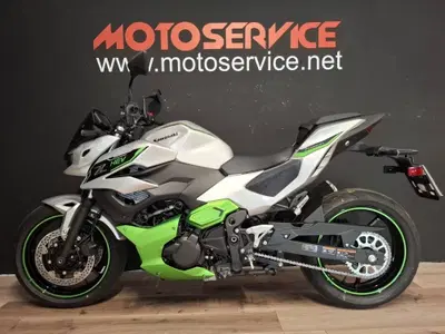 Kawasaki Z7 Hybrid (2024 - 26) usata