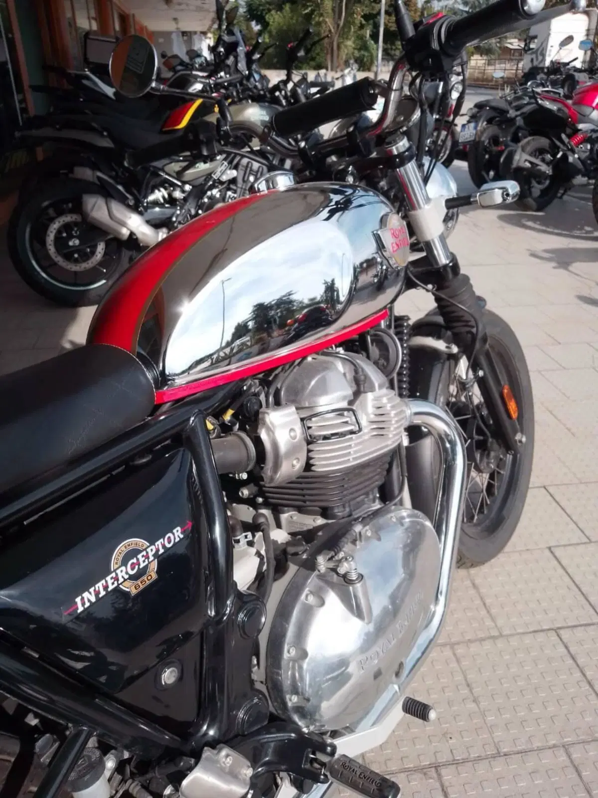 Royal Enfield Interceptor 650 (2021 - 26) (4)